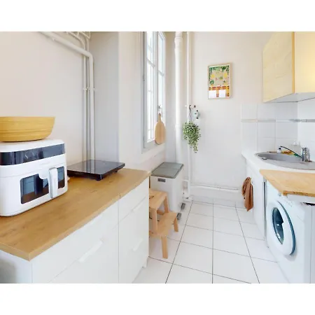 Joivy Charming Studio With Eiffel Tower View パリ